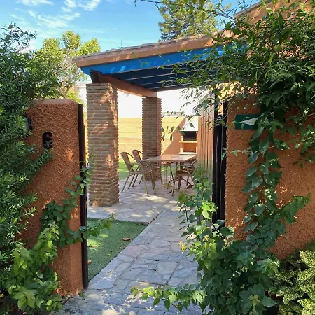 Casita Con Jardin Privado Y Piscina Compartida