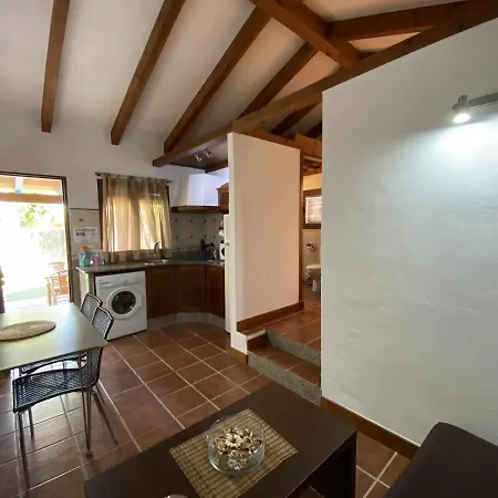 Holiday home Casita Con Jardin Privado Y Piscina Compartida