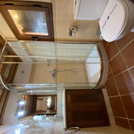 Holiday home Casita Con Jardin Privado Y Piscina Compartida