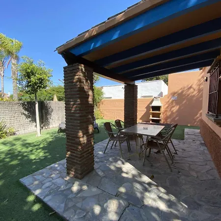 Holiday home Casita Con Jardin Privado Y Piscina Compartida *