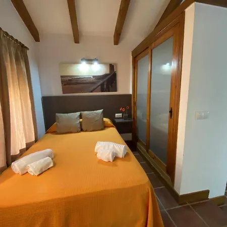 Holiday home Casita Con Jardin Privado Y Piscina Compartida