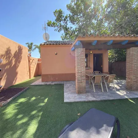 Casita Con Jardin Privado Y Piscina Compartida Holiday home Cadiz