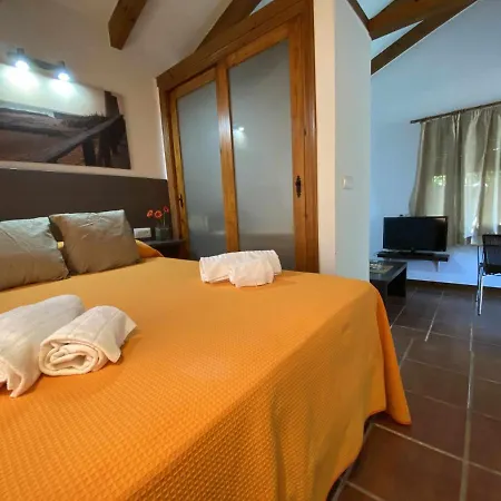 Casita Con Jardin Privado Y Piscina Compartida Holiday home *